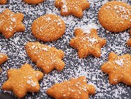 Рецепта Коледни сладки с мед и канела (меденки)